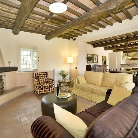 Petrognano Sleeps 11 Wifi