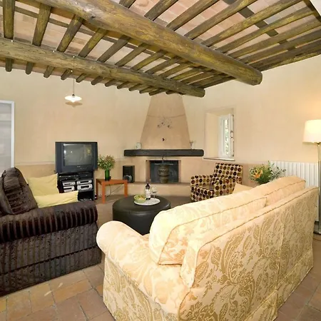 Petrognano Sleeps 11 Wifi Petrognano (Lucca)