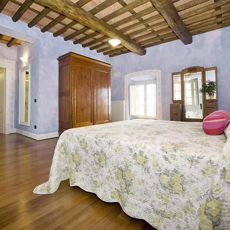 빌라 Petrognano Sleeps 11 Wifi